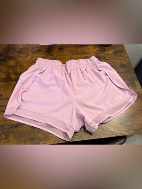 Women’s Athletic Pull-On Shorts in Light Pink